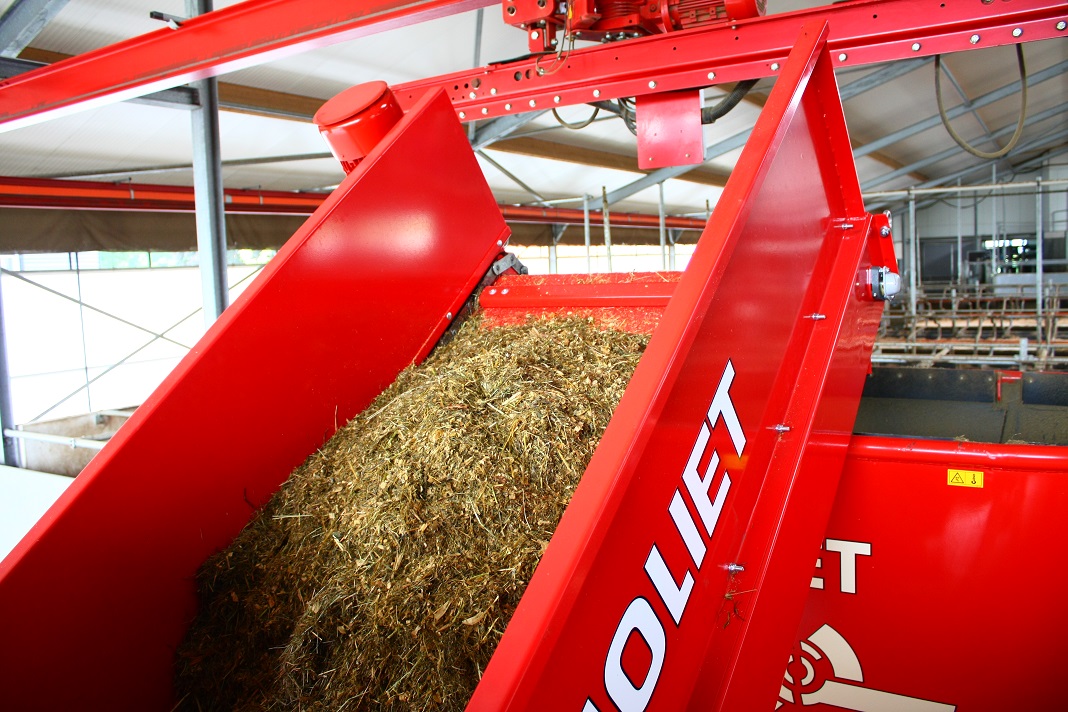 Les-équipements-d'alimentation-peuvent-être-vus-chez-les-agriculteurs-ayant-des-vaches-ou-des-chèvres.